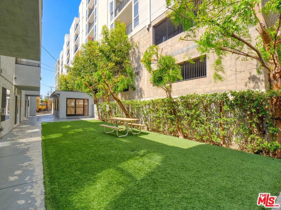 Properties 4 5535 Carlton Way