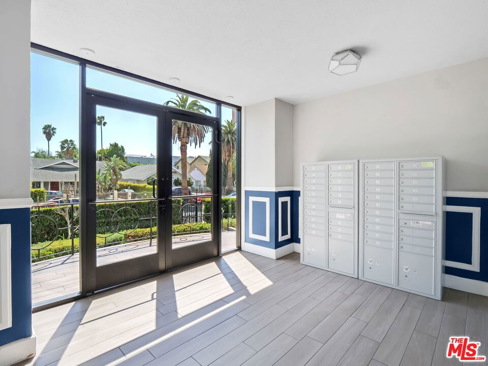 Properties 1 5535 Carlton Way