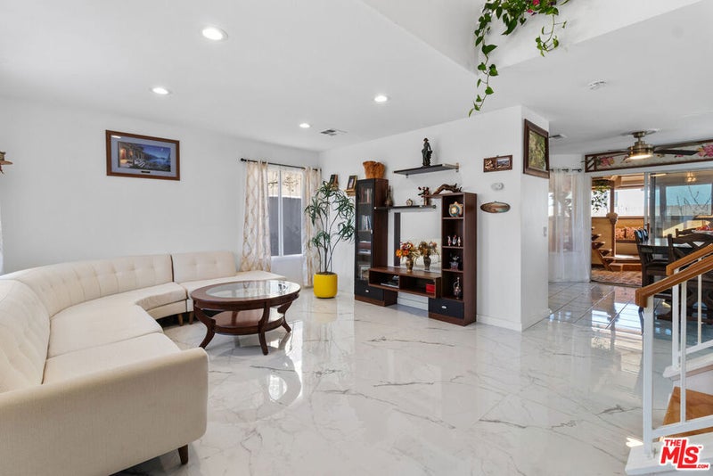 1631 Roseglen Place