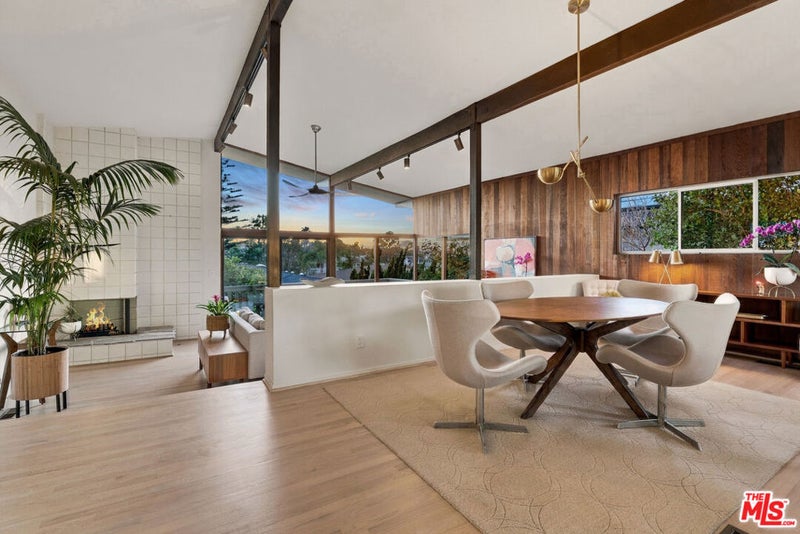 8216 Zitola Terrace