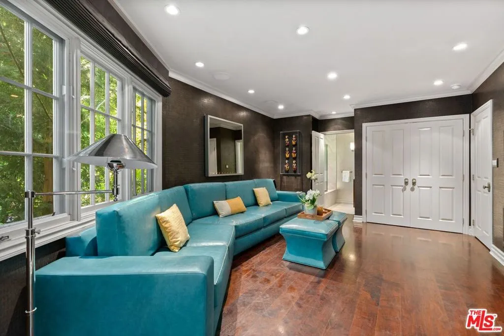 West Hollywood, California 90069, United States, 2 Bedrooms Bedrooms, ,2 BathroomsBathrooms,Residential,Active,137395