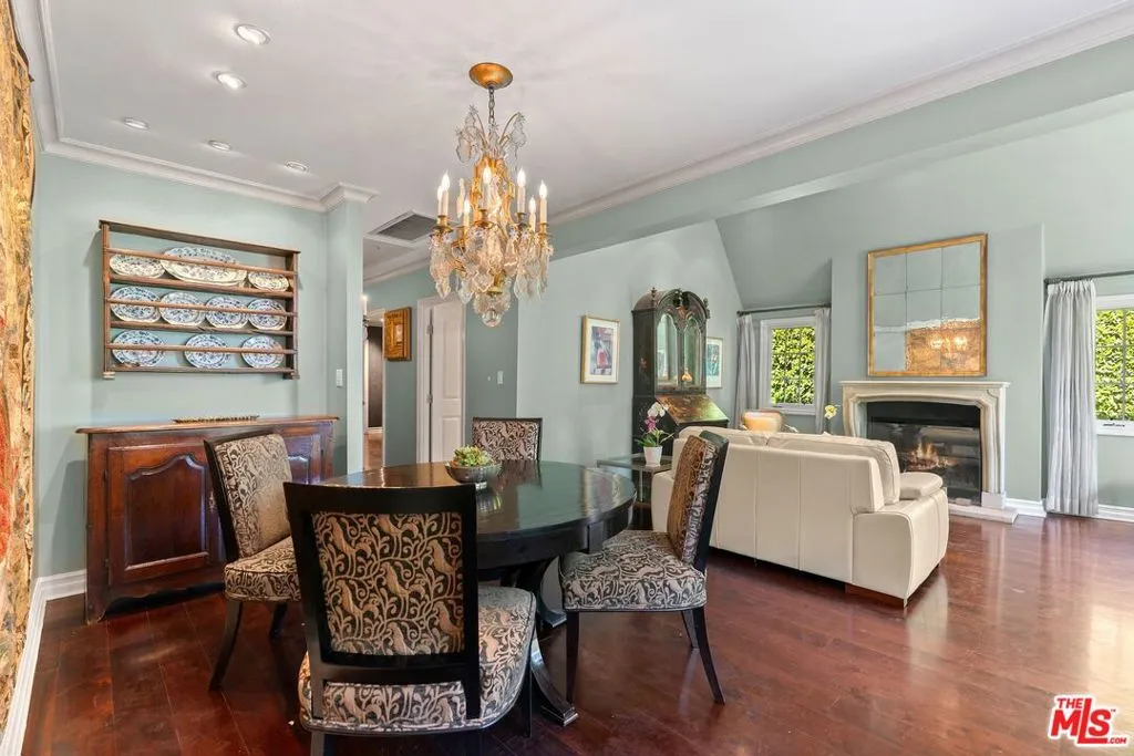 West Hollywood, California 90069, United States, 2 Bedrooms Bedrooms, ,2 BathroomsBathrooms,Residential,Active,137395