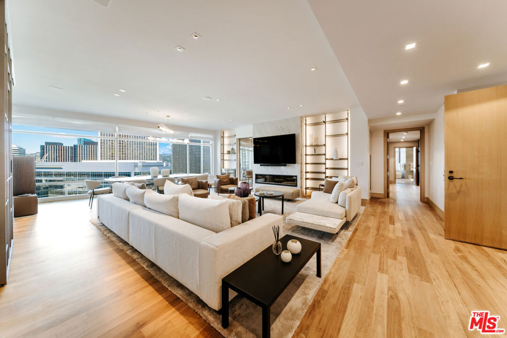 Properties 1 1 W Century Drive 18C