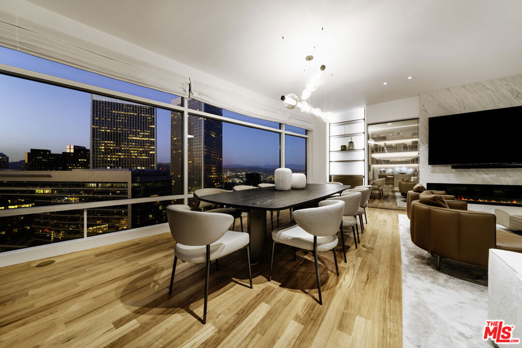 Properties 3 1 W Century Drive 18C