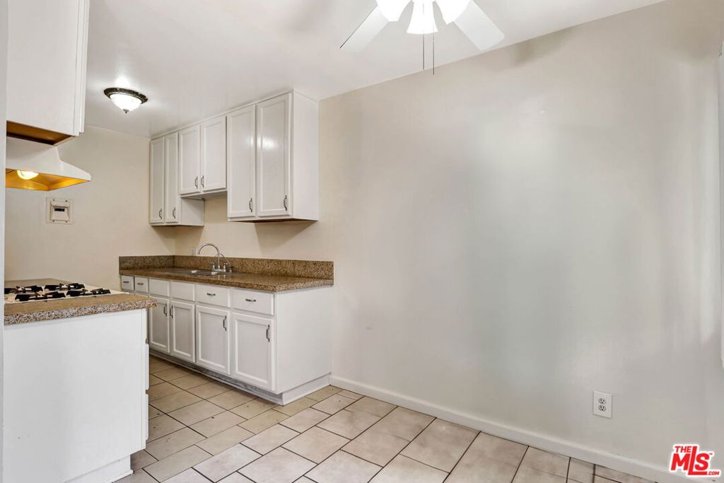Properties 3 1135 E Elk Avenue 3