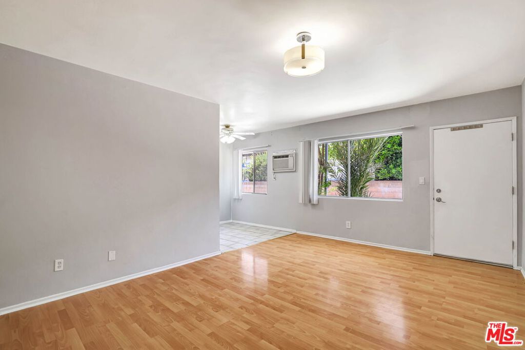 Properties 1 1135 E Elk Avenue 3