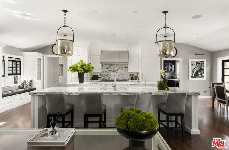 4225 Mariposa Drive