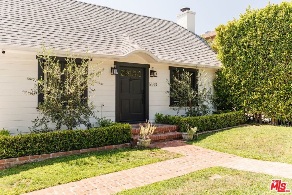 1633 N Curson Avenue