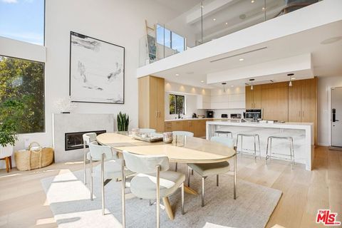 Photo of 302 Ashland Avenue #301, Santa Monica, CA 90405 (MLS # 26847907)