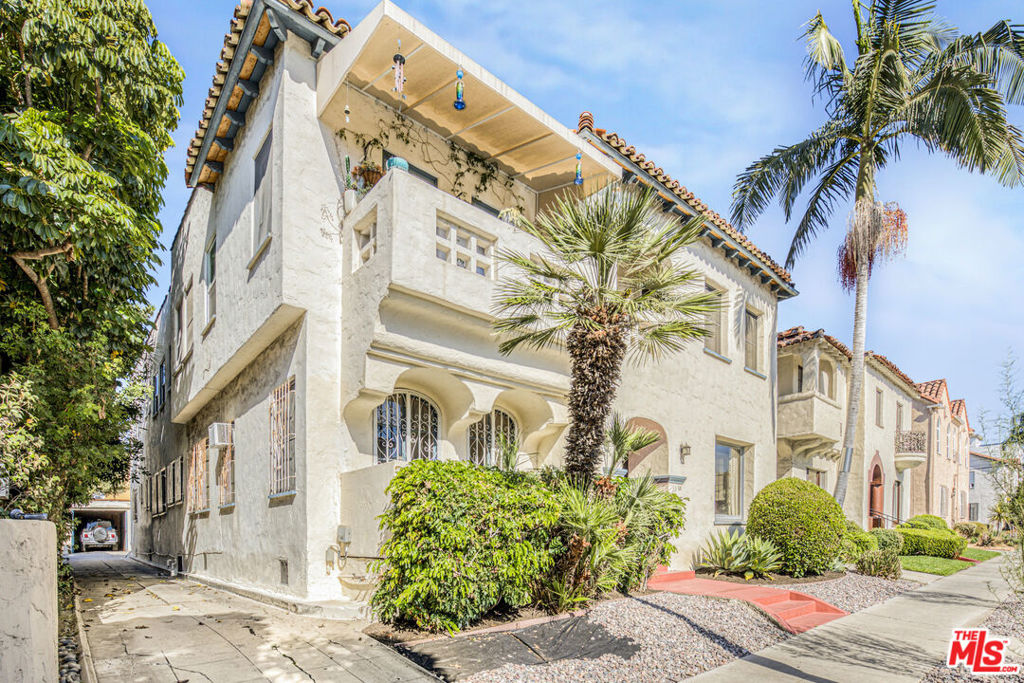 357 N Curson Avenue