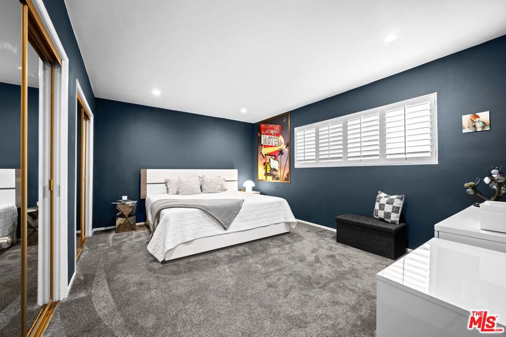 1221 N Kings Road 207