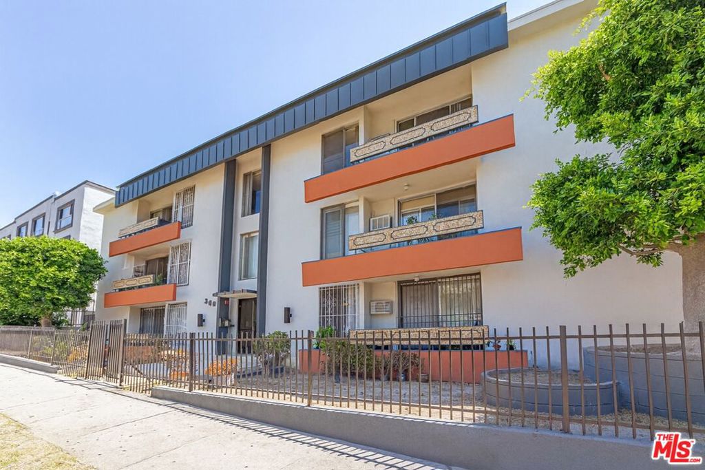 360 S Kenmore Avenue 209