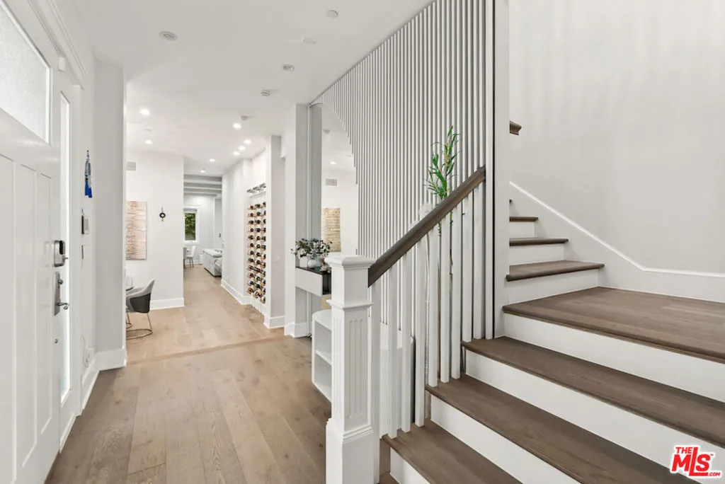 Manhattan Beach, California 90266, United States, 5 Bedrooms Bedrooms, ,7 BathroomsBathrooms,Residential,Active,227260