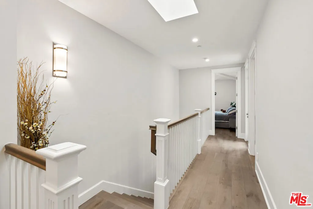 Manhattan Beach, California 90266, United States, 5 Bedrooms Bedrooms, ,7 BathroomsBathrooms,Residential,Active,227260