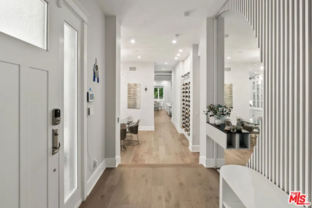 Manhattan Beach, California 90266, United States, 5 Bedrooms Bedrooms, ,7 BathroomsBathrooms,Residential,Active,227260