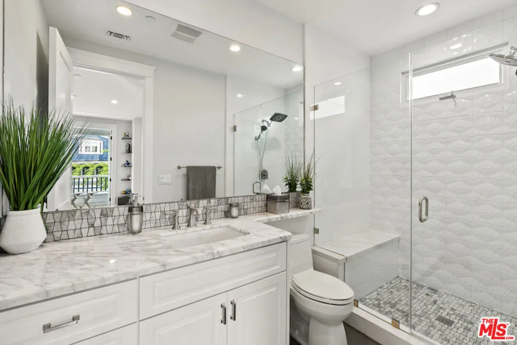 Manhattan Beach, California 90266, United States, 5 Bedrooms Bedrooms, ,7 BathroomsBathrooms,Residential,Active,227260