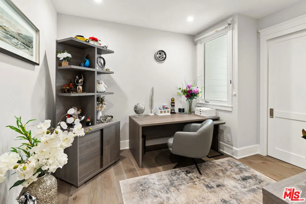 Manhattan Beach, California 90266, United States, 5 Bedrooms Bedrooms, ,7 BathroomsBathrooms,Residential,Active,227260