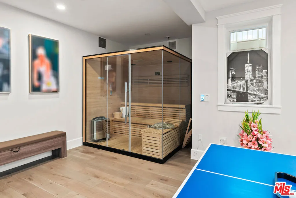 Manhattan Beach, California 90266, United States, 5 Bedrooms Bedrooms, ,7 BathroomsBathrooms,Residential,Active,227260