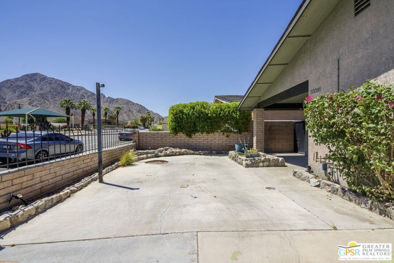 53385 Eisenhower Drive