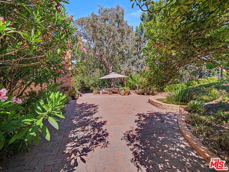 22067 Saddle Peak Road