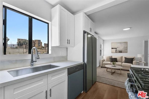 2629 SAN MARINO ST, LOS ANGELES, CA 90006 - Image c5f17d3db7141b634d69aebb2eaa6a91/4077175124