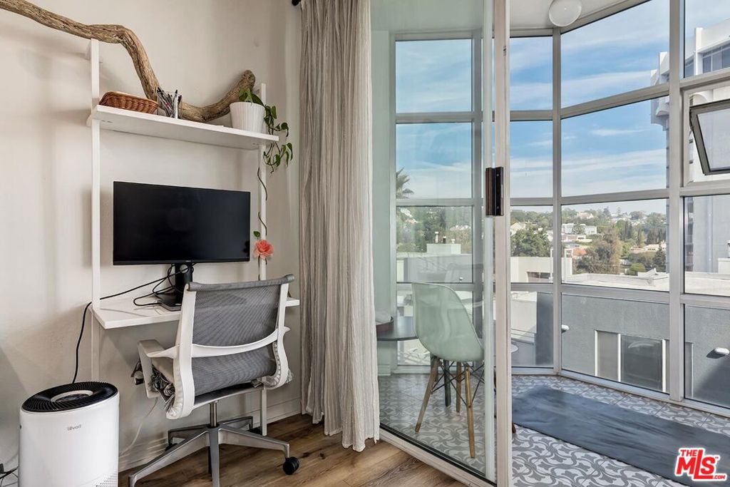Properties 3 171 N Church Lane 617