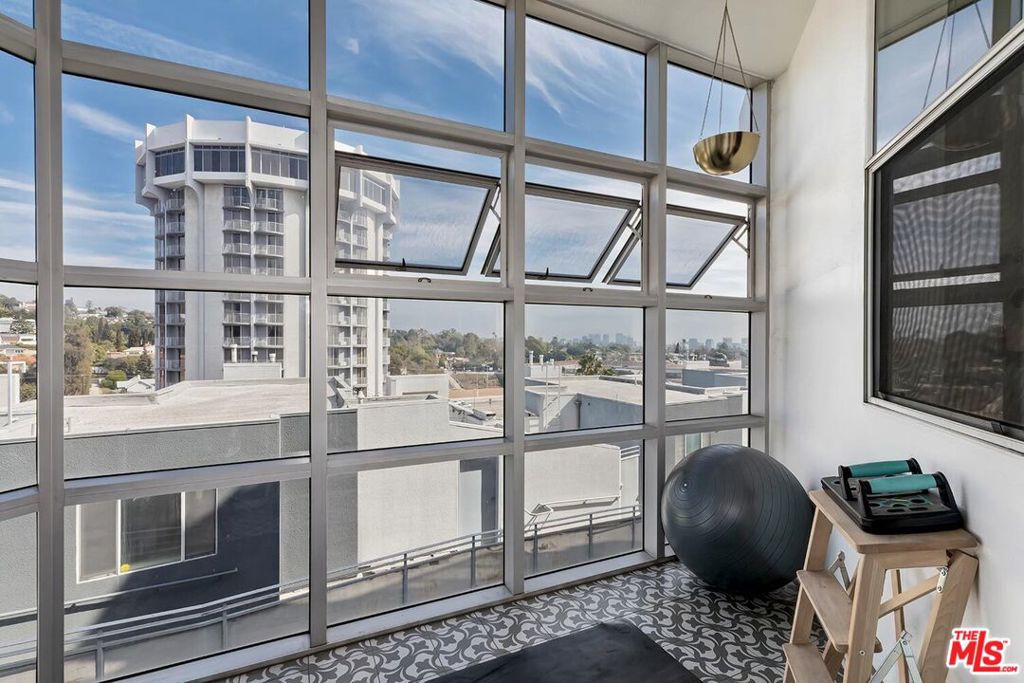Properties 4 171 N Church Lane 617