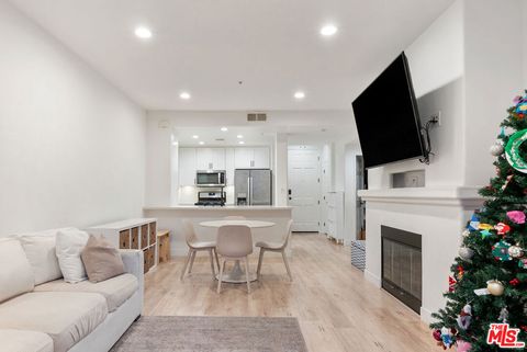 12963 Runway Road 317 Playa Vista CA 90094