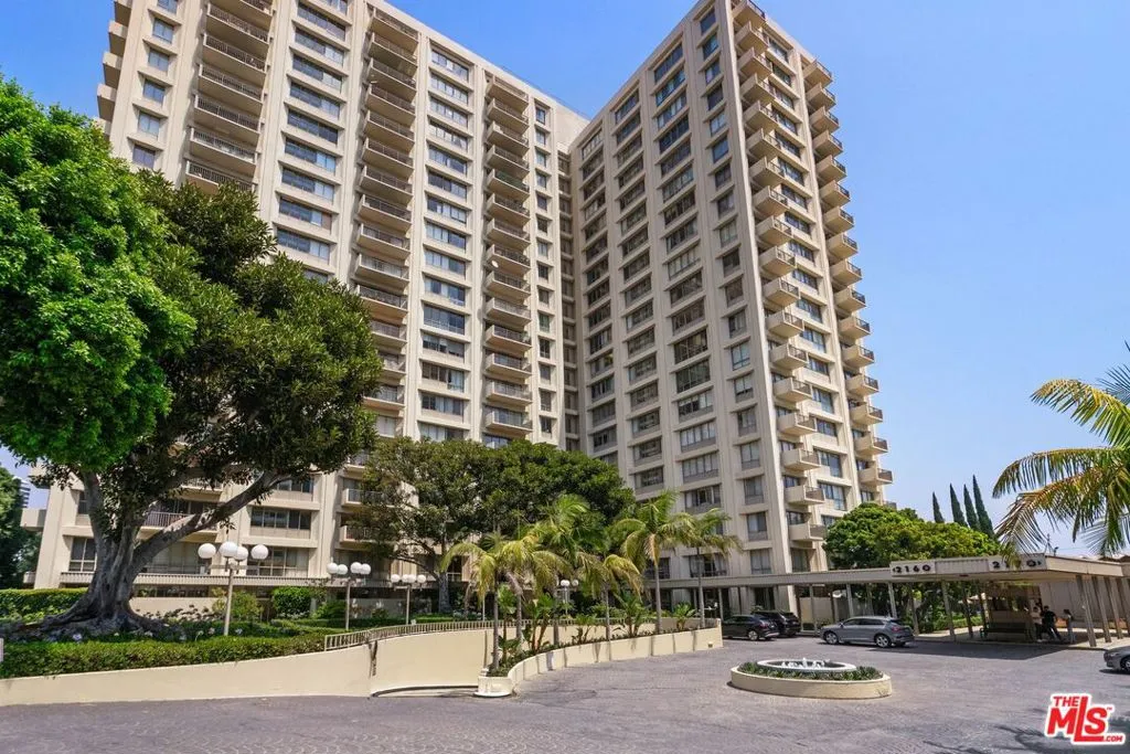 Los Angeles, California 90067, United States, 2 Bedrooms Bedrooms, ,2 BathroomsBathrooms,Residential,Active,231972