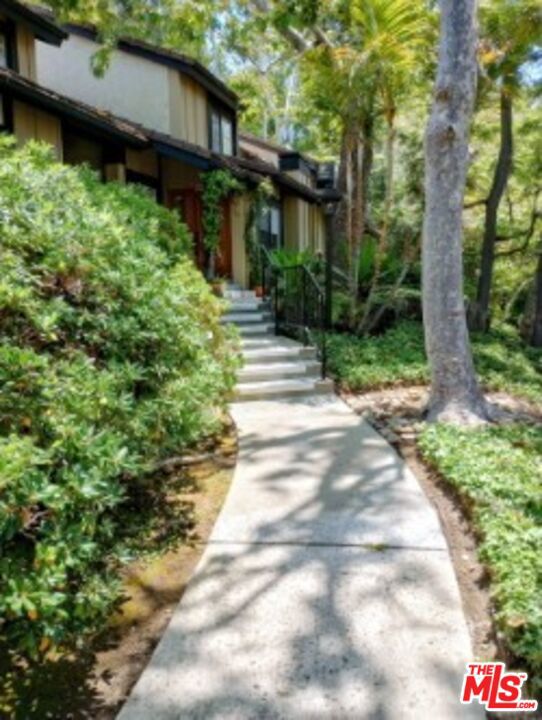 4907 Saint Louis Court