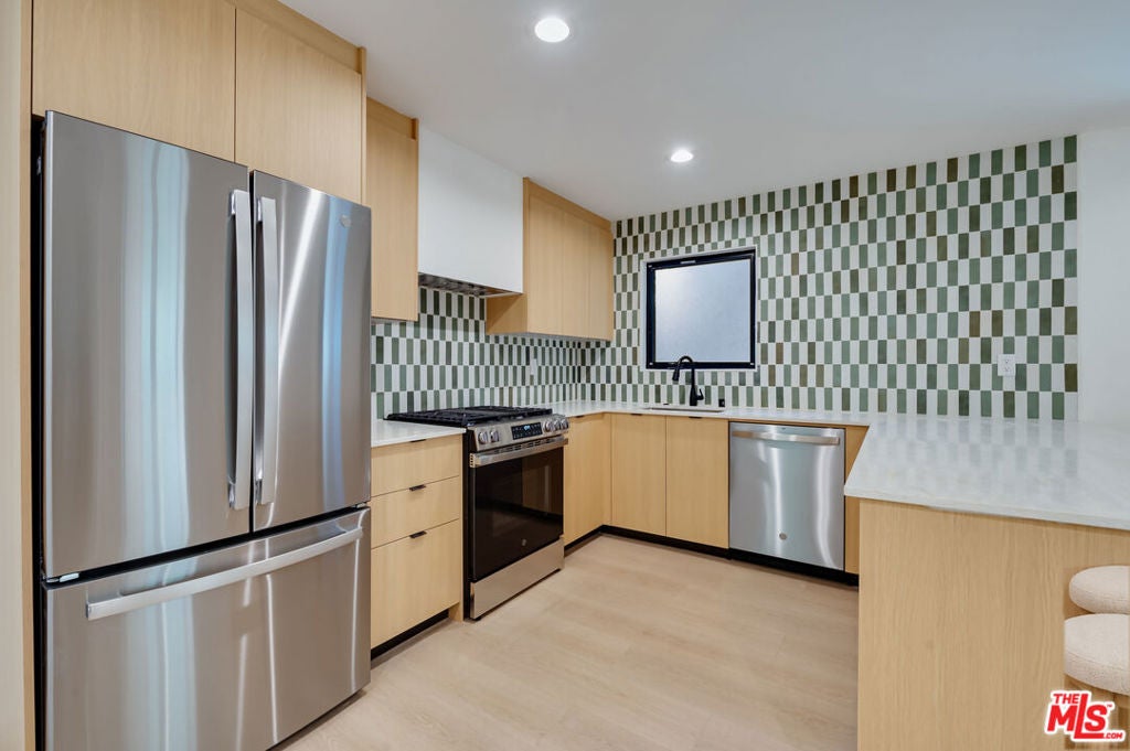 1223 Havenhurst Drive 4