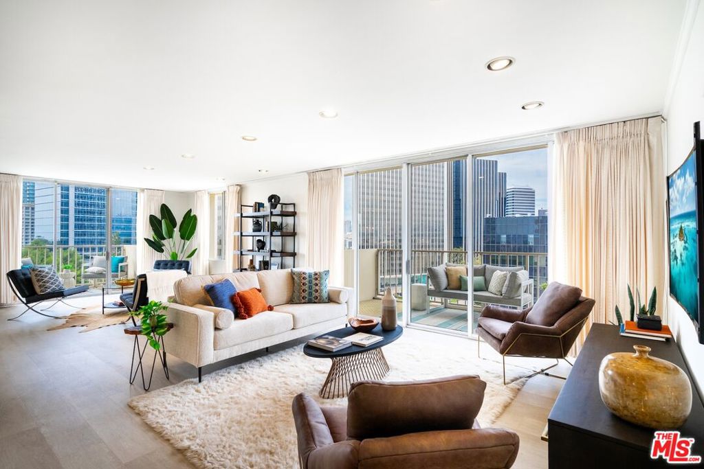 2160 Century Park East 1112