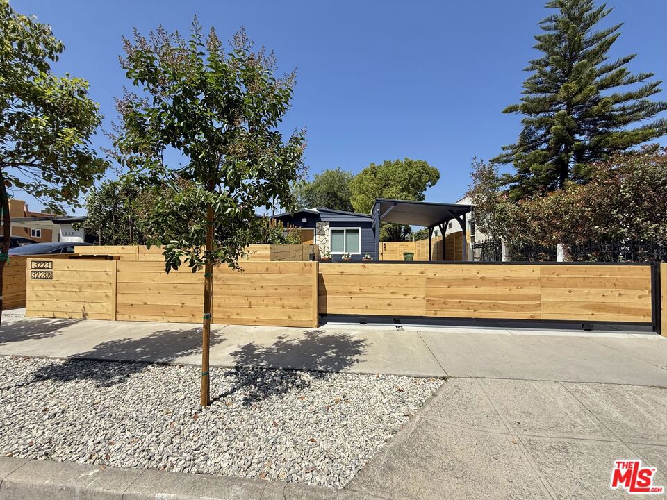 3223 Hollydale Drive 3223