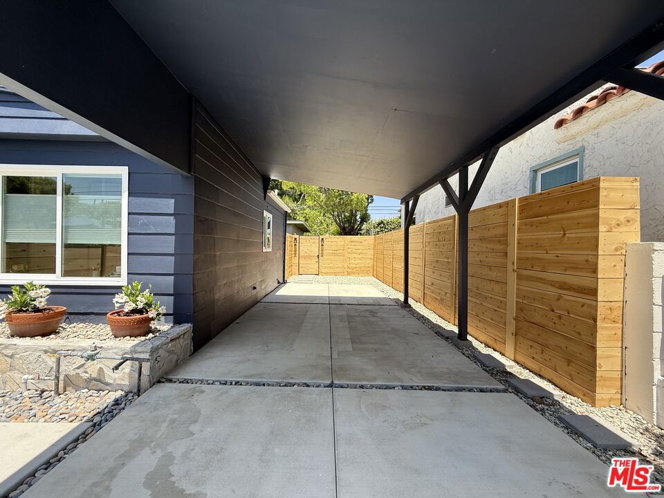 3223 Hollydale Drive 3223