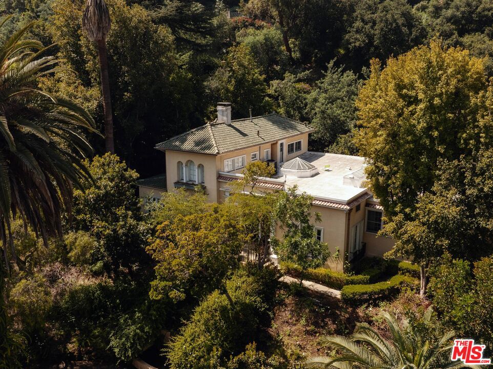 2027 N Highland Avenue