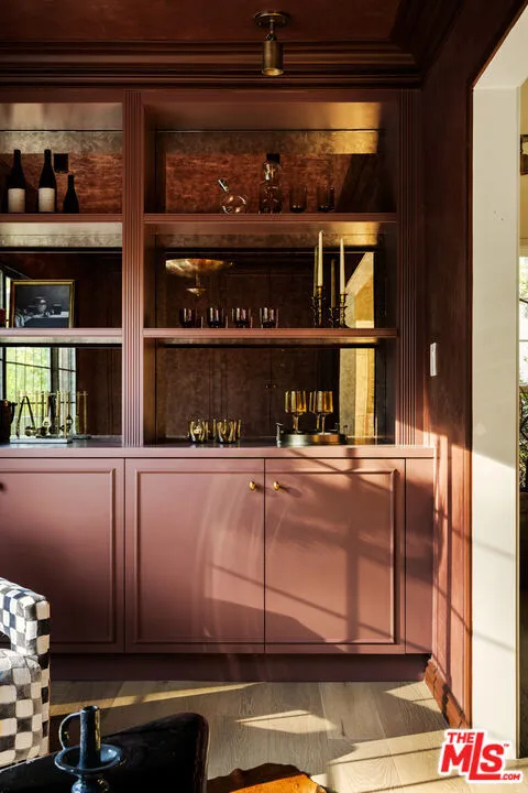 Los Angeles, California 90049, United States, 4 Bedrooms Bedrooms, ,4 BathroomsBathrooms,Residential,Pending,212277