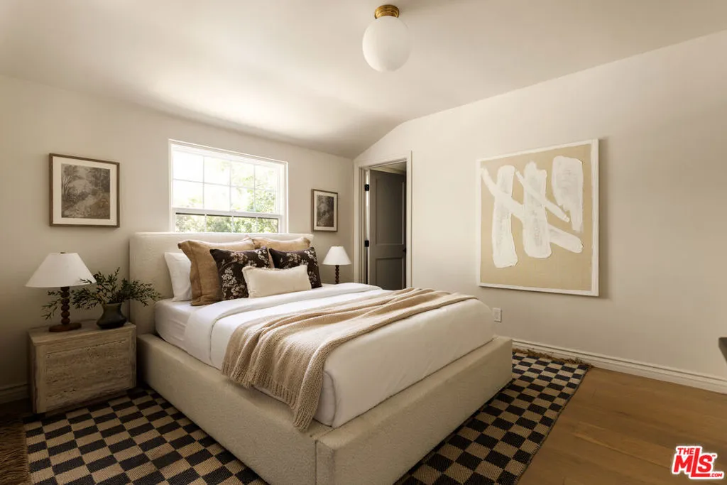 Los Angeles, California 90049, United States, 4 Bedrooms Bedrooms, ,4 BathroomsBathrooms,Residential,Pending,212277