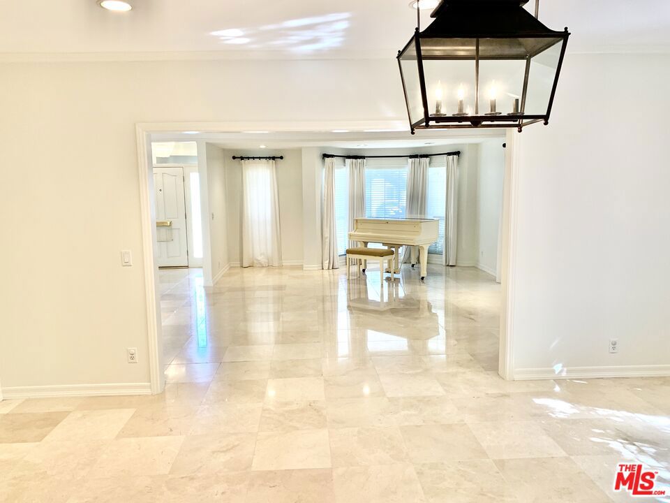 115 N Maple Drive