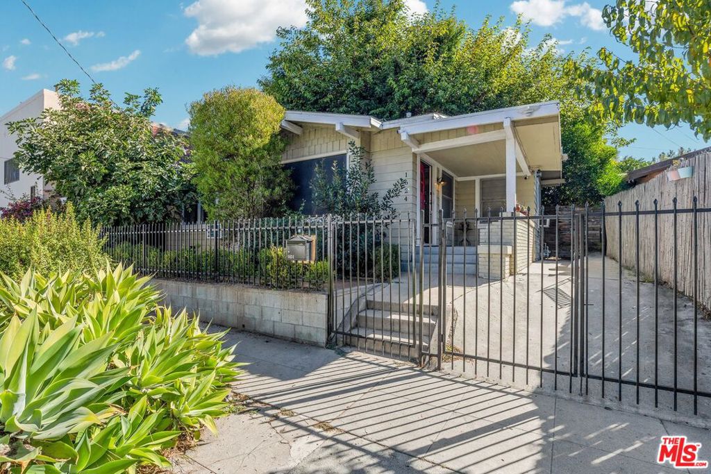 1624 Allesandro Street