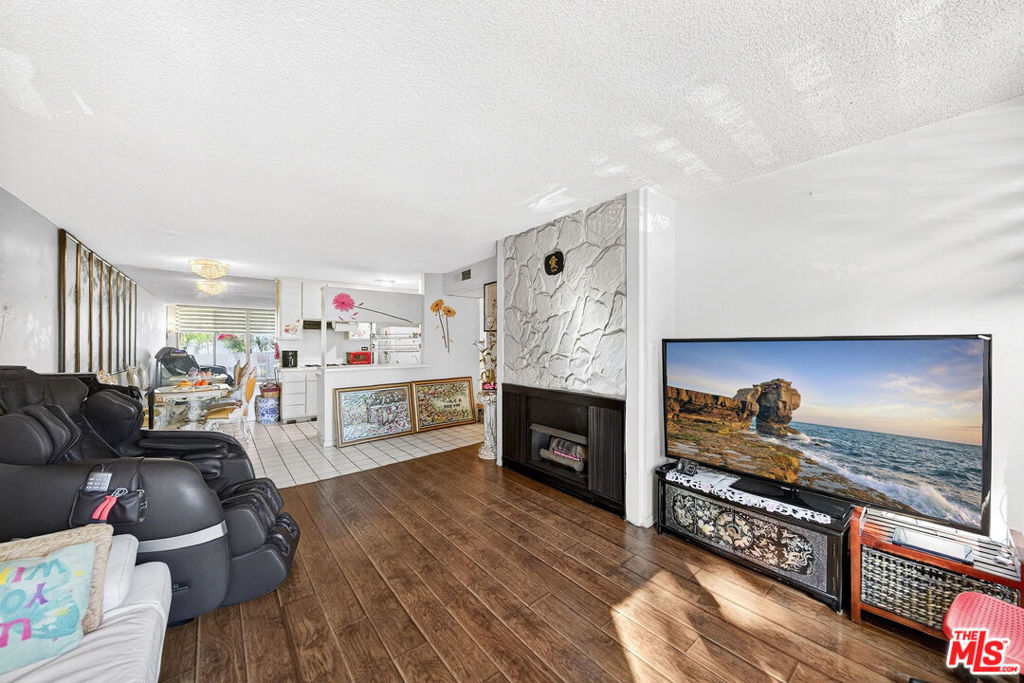 421 S La Fayette Park Place 301