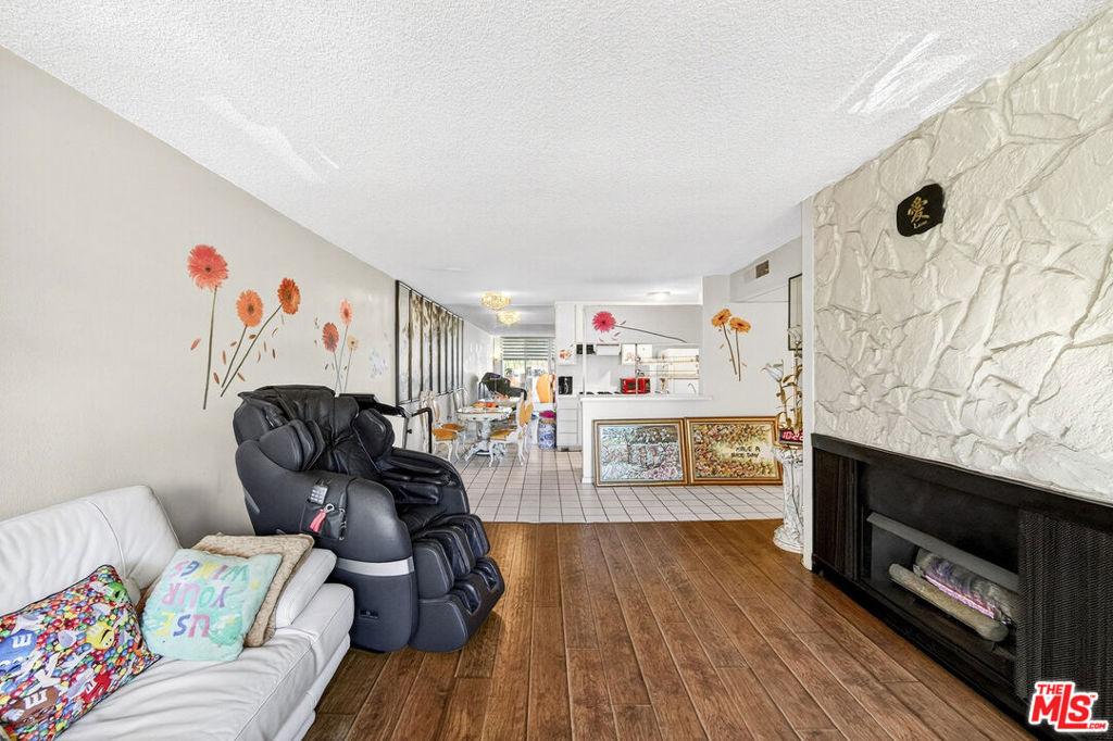 421 S La Fayette Park Place 301