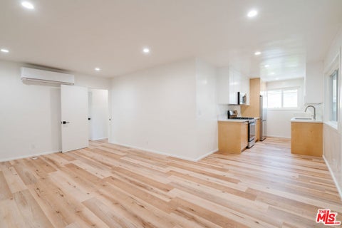 Photo of 1318 S Ogden Drive #3, Los Angeles, CA 90019 (MLS # 26852517)