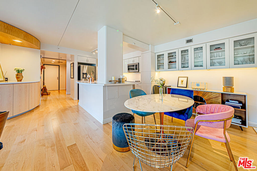 600 W 9th Street 516