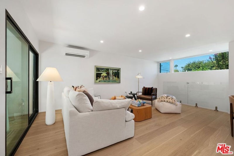 2233 4th Street 3