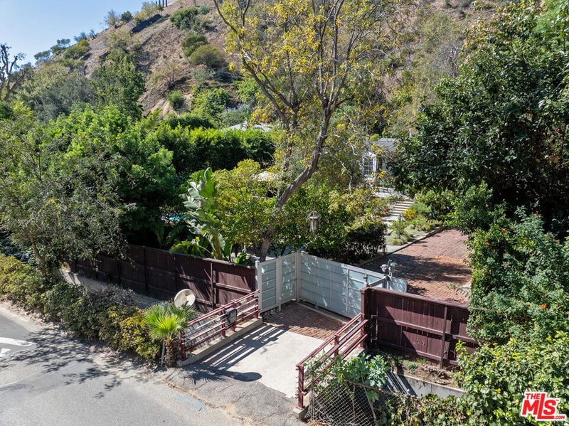 1853 Nichols Canyon Road