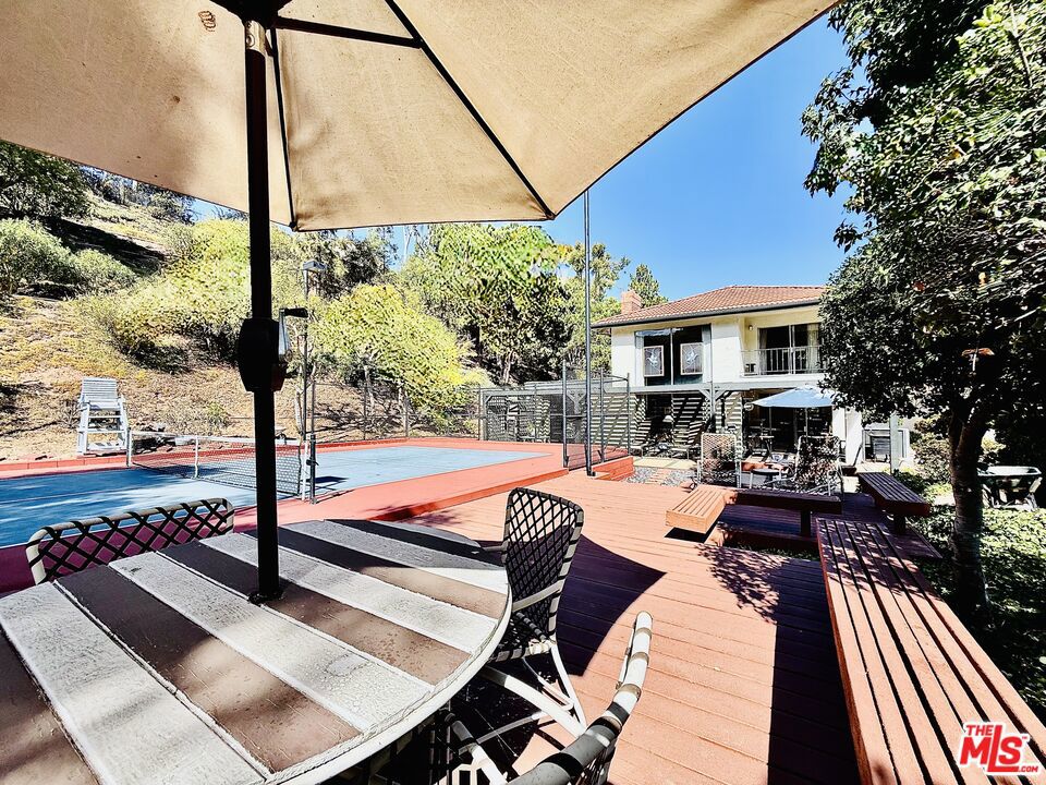 17193 Avenida De Santa Ynez