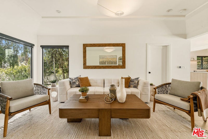 11357 Aqua Vista Street