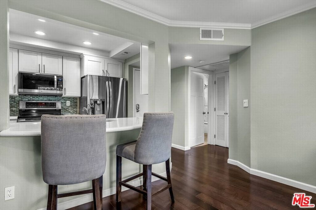 501 Palisades Drive 221