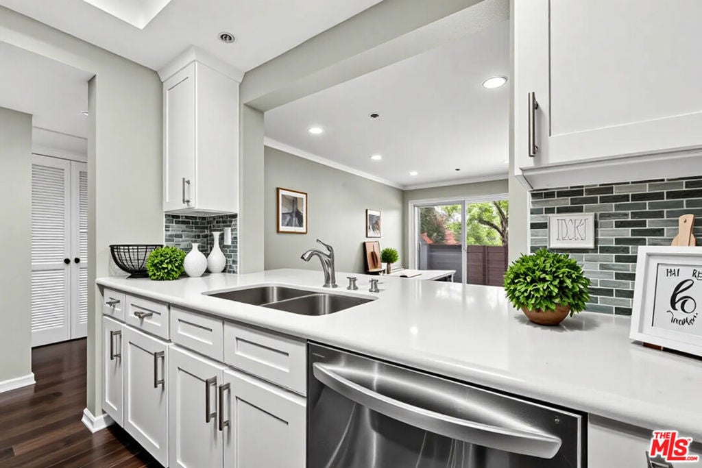 501 Palisades Drive 221