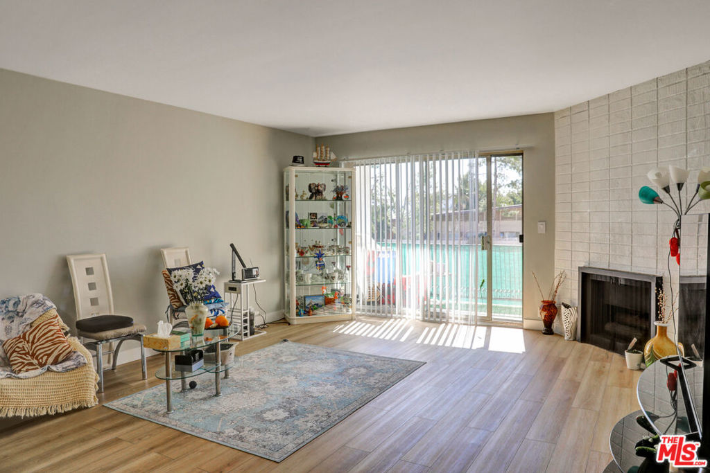 12325 Chandler Boulevard